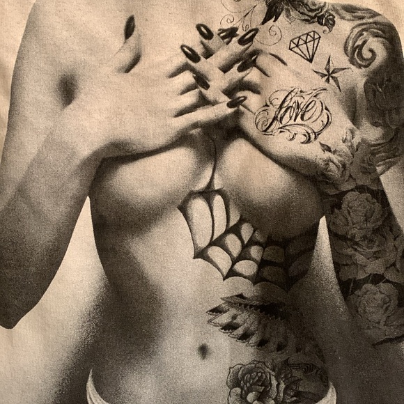 Popular Poison graphic T-shirt unisex great for halloween - Picture 7 of 8